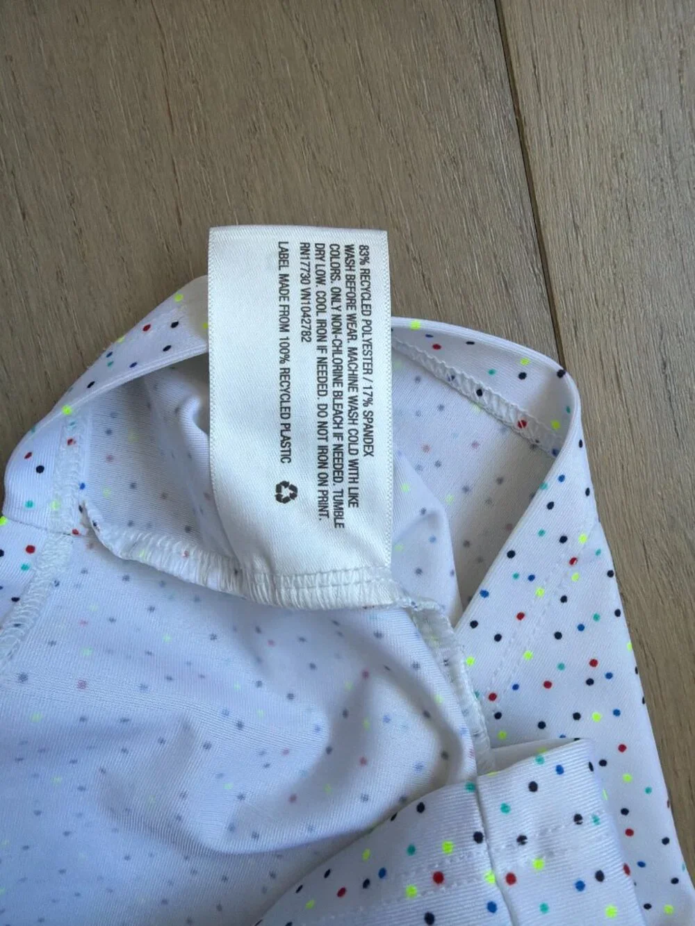Cat & Jack Rash Guard Swimsuit Set 4T - Picture 4 of 8